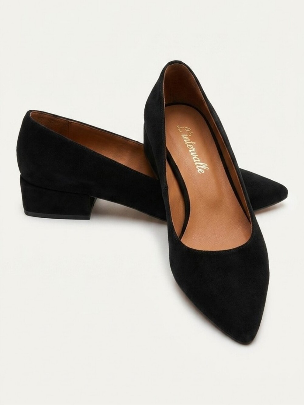 L'intervalle Navia Suede Pumps